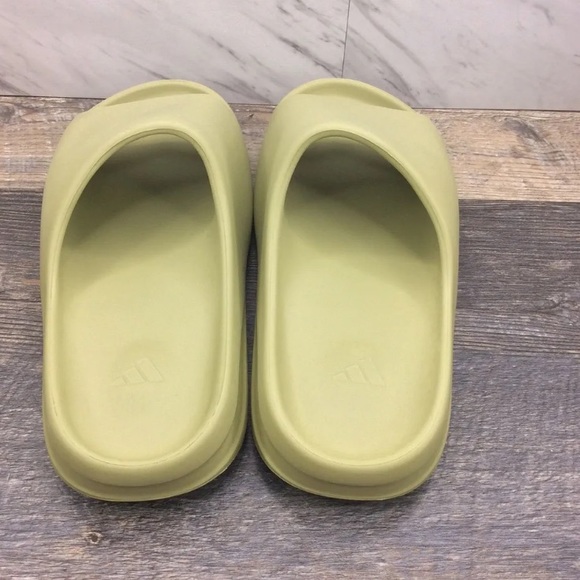 Adidas Yeezy slides. US 10 - Picture 2 of 6